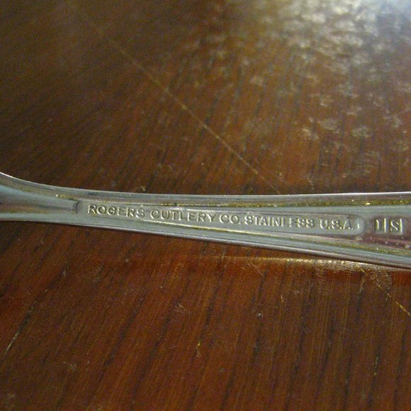 🥄 Rogers Cutlery Whispering Leaves Tablespoon - Picture 7 of 9